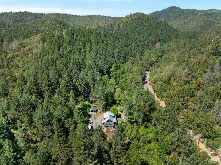 Property Photo:  487 Wagon Trail  OR 97530 