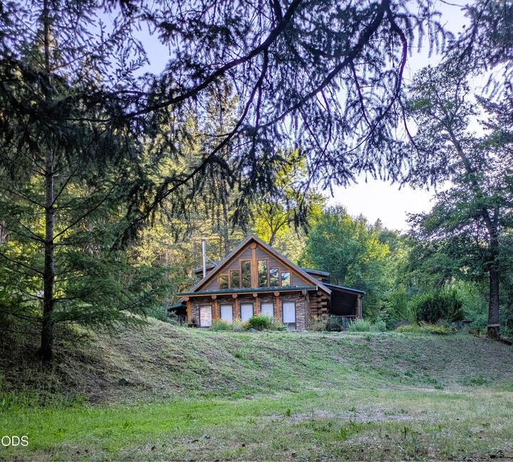 Property Photo: 487 Wagon Trail OR 97530