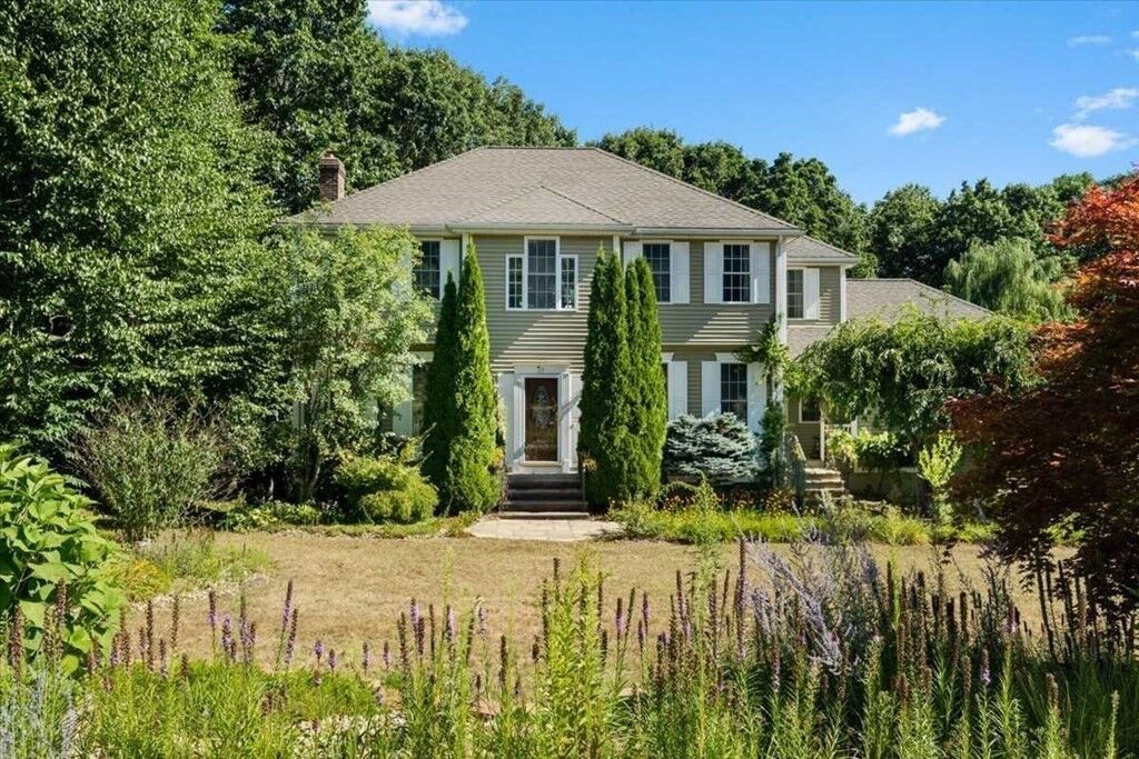 Property Photo:  89 Boulder Hill Rd  MA 01522 