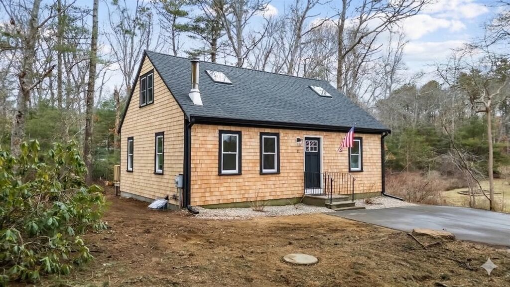 Property Photo:  11 Shallow Pond Ln  MA 02536 