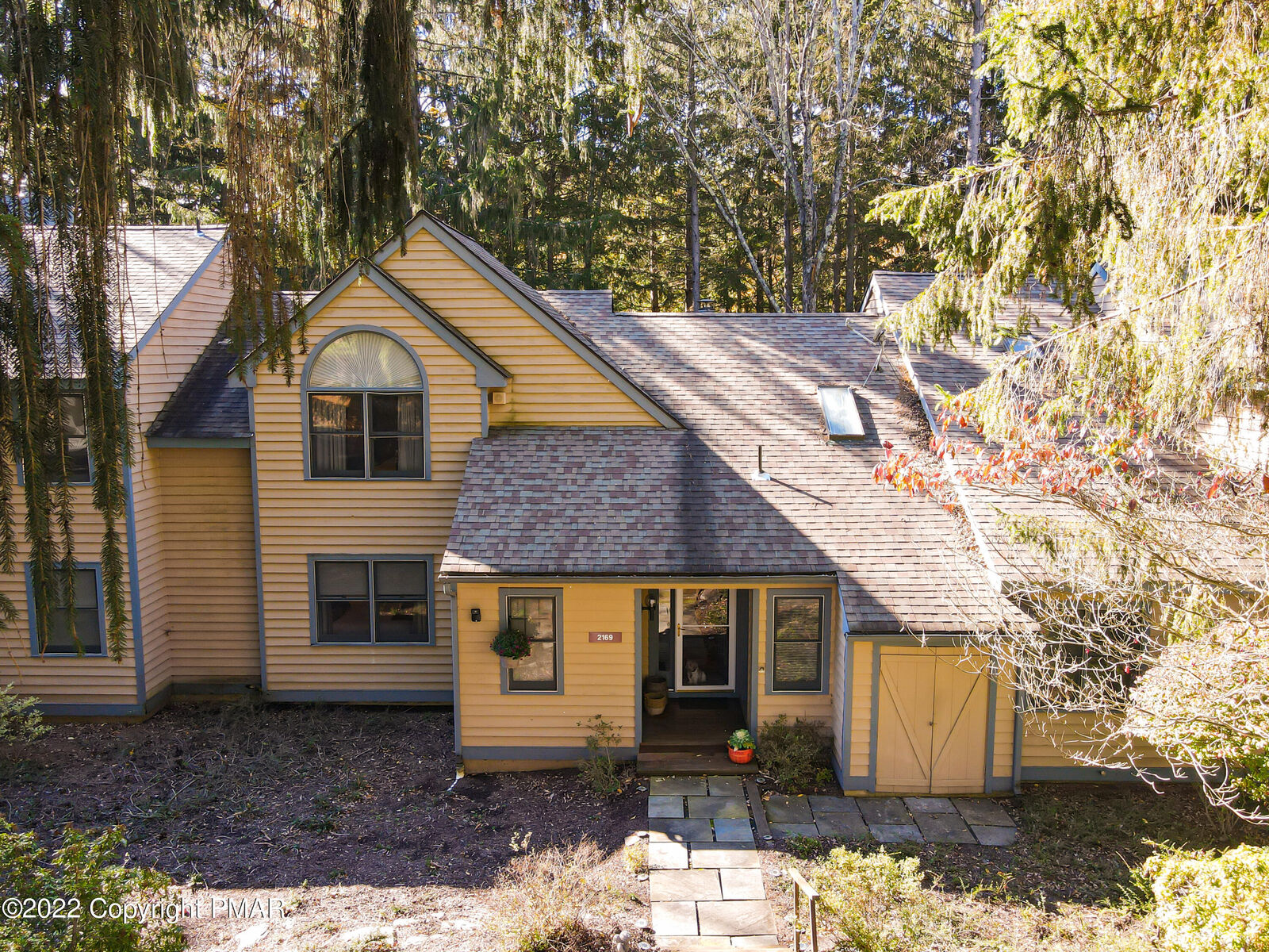 Property Photo:  2169 Oak Hill Drive  PA 18323 