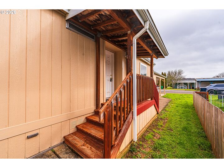 Property Photo:  87860 Territorial Rd  OR 97487 