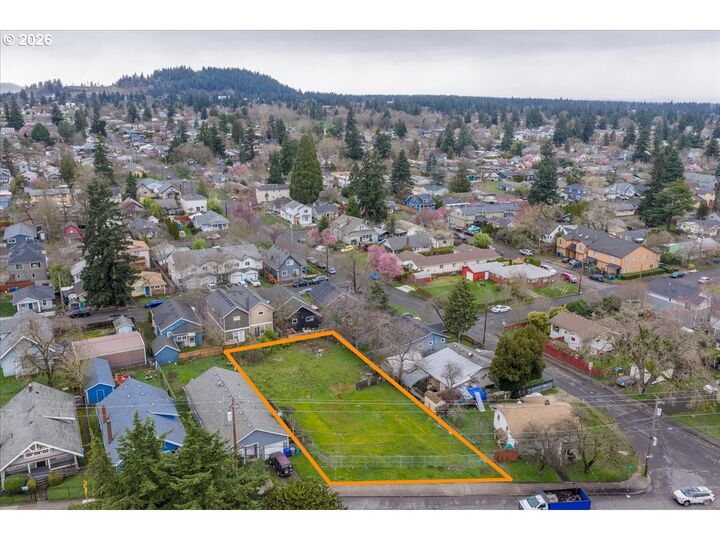 Property Photo:  9639 SE Foster Rd  OR 97266 