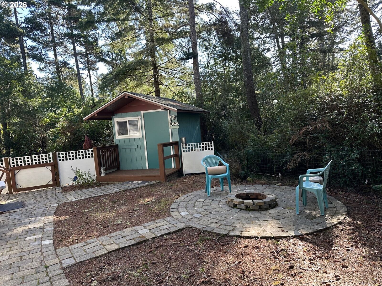 Property Photo: 71 Castaway OR 97439