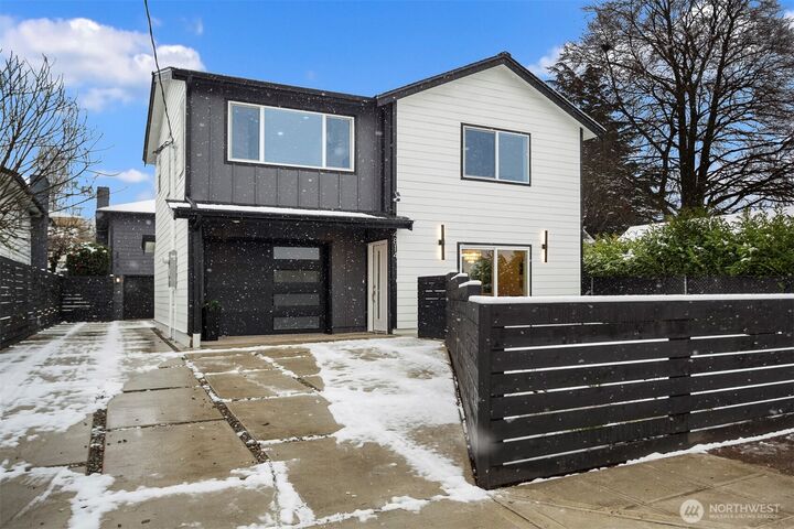 Property Photo:  4814  14th Avenue S  WA 98108 