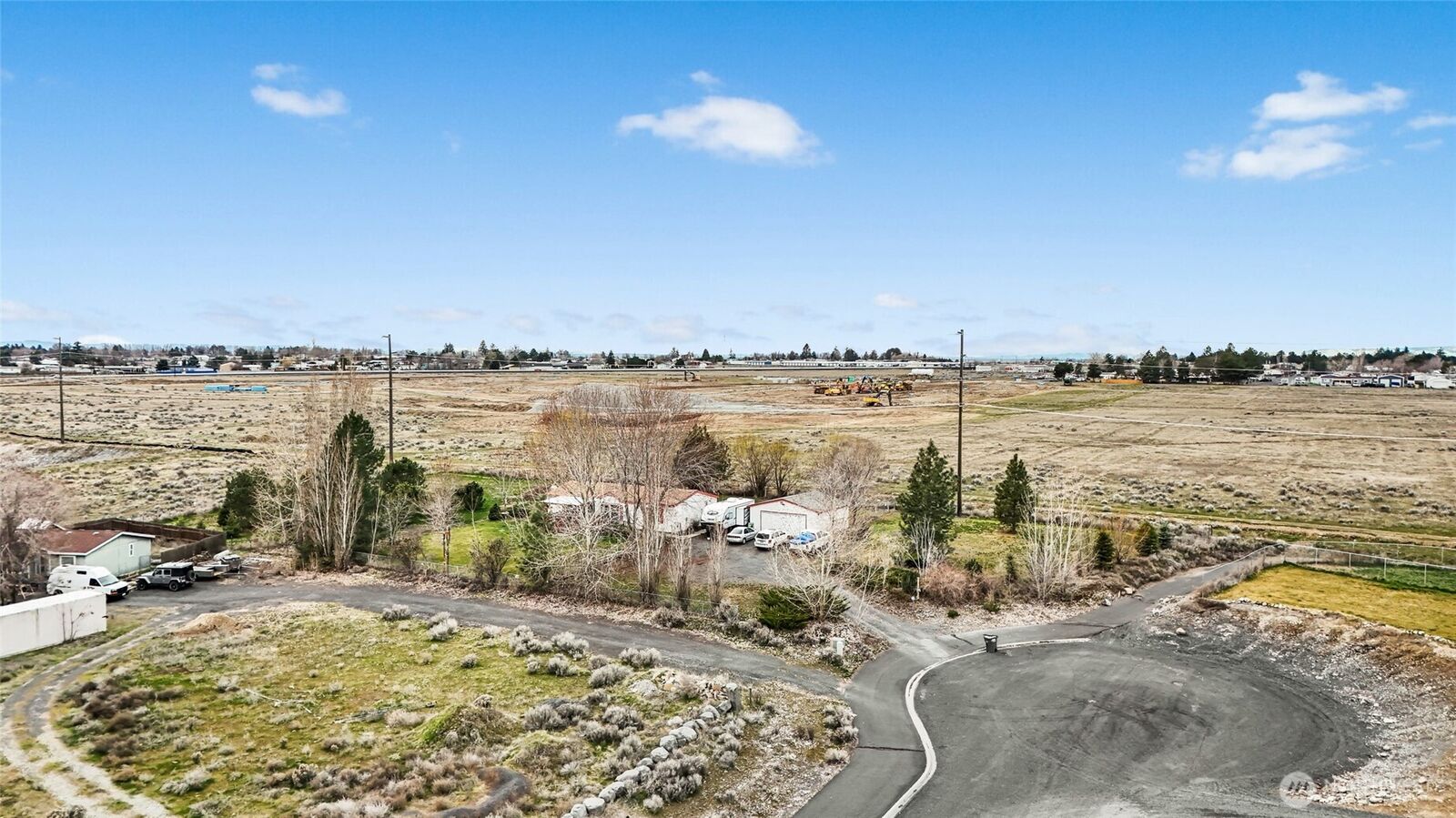Property Photo:  9041  Road 4.8  NE  WA 98837 