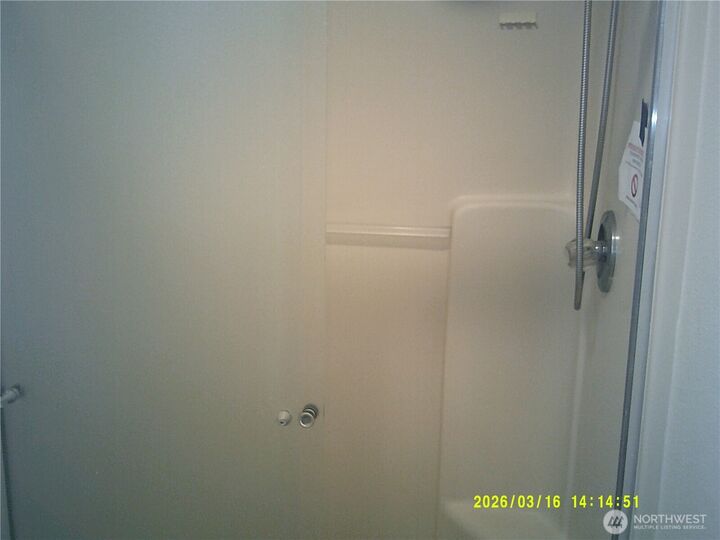 Property Photo: 305 S 32nd Place WA 98274