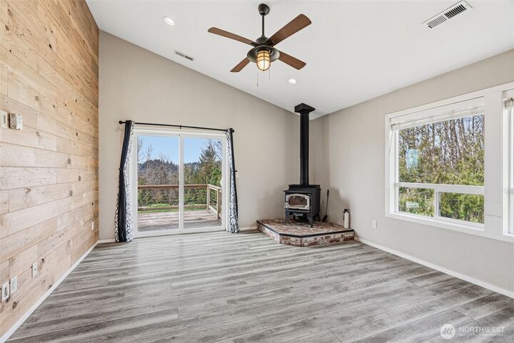 Property Photo:  1407 N 14th  WA 98626 