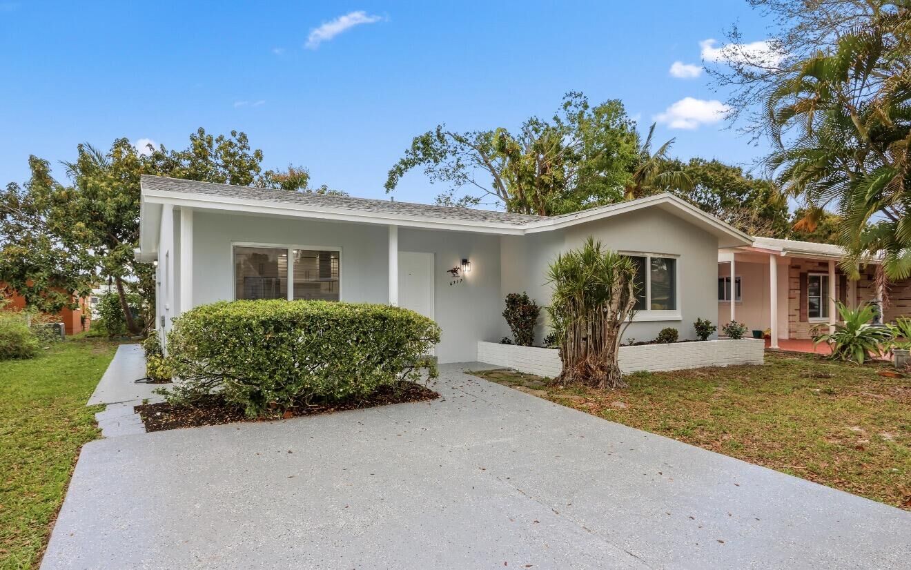 Property Photo:  6717 NW 60th Street  FL 33321 
