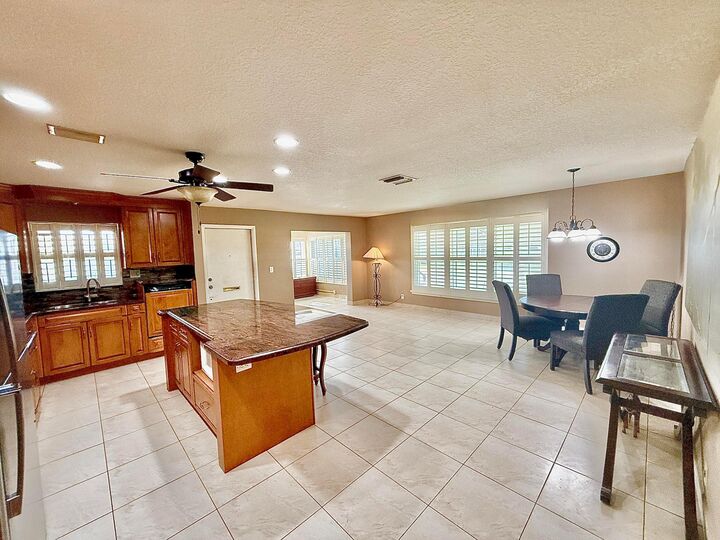 Property Photo:  220 Country Lane A  FL 33435 