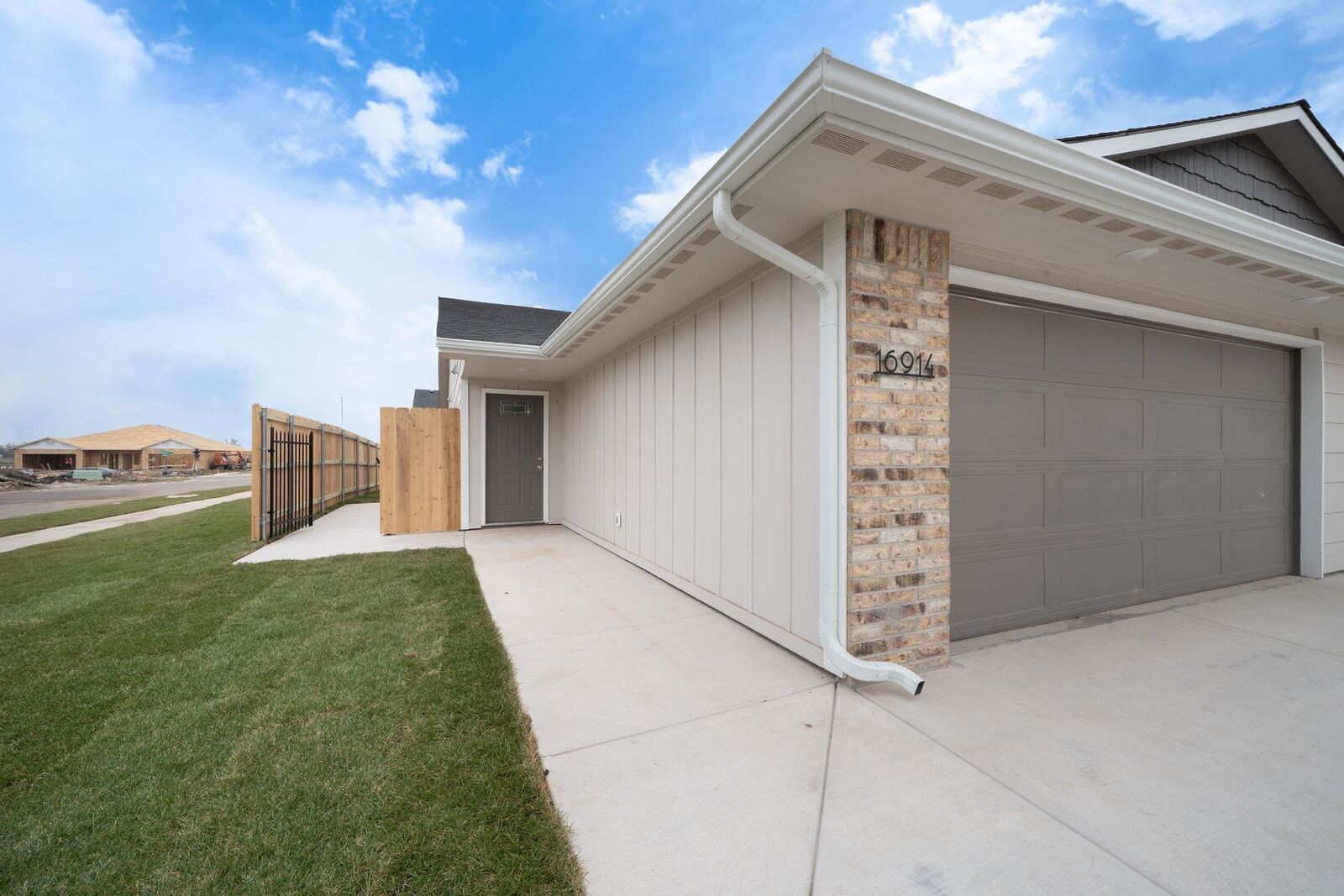 Property Photo:  16826 W Lawson St  KS 67052 