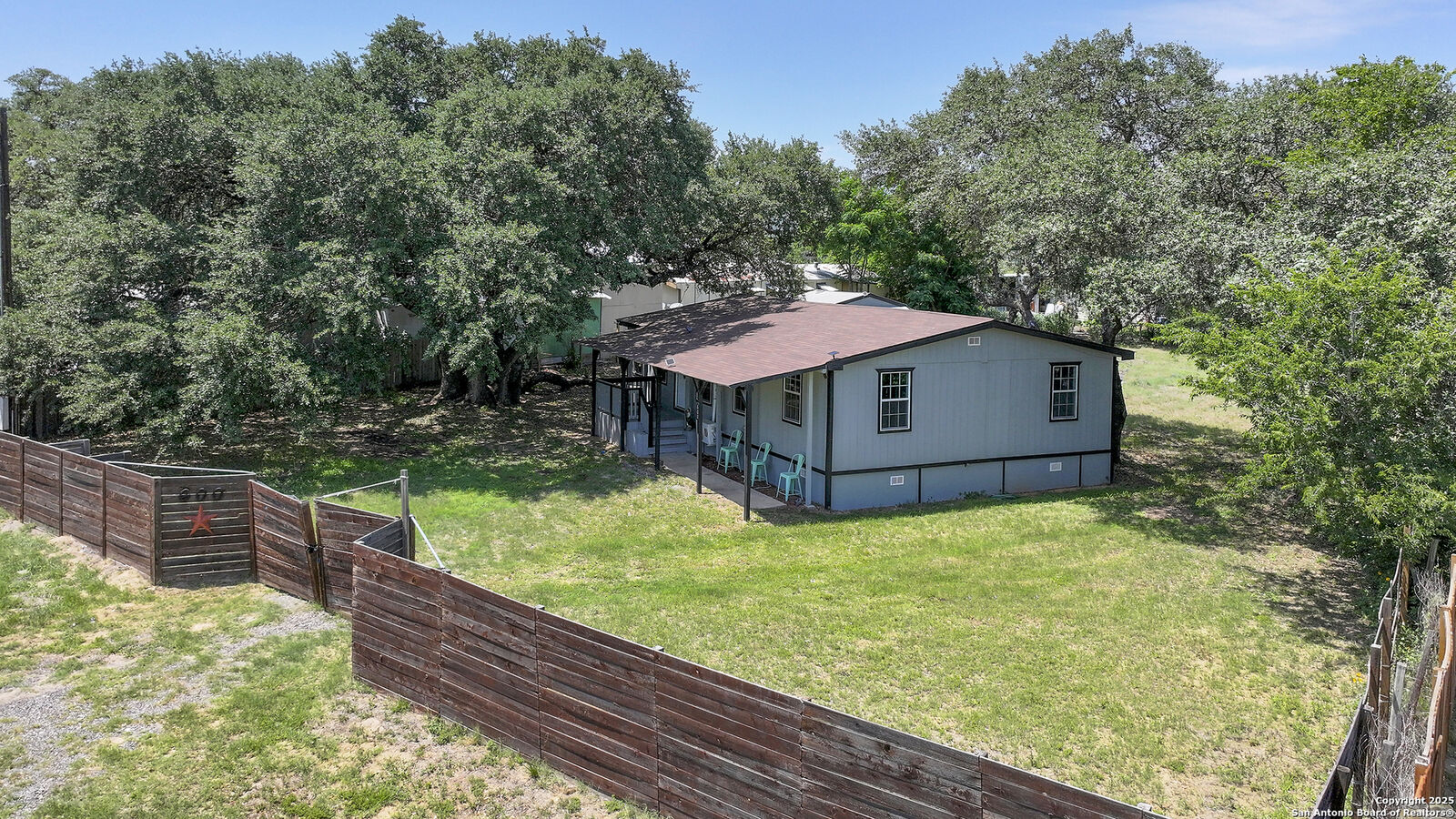 Property Photo: 600 Dawnridge Drive TX 78065