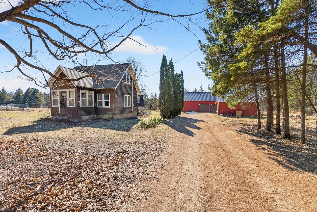 Property Photo:  E5407 Haire Road  WI 54983 