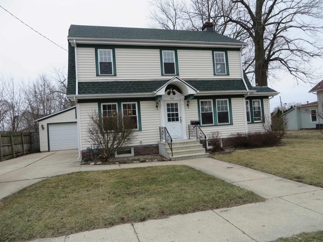 Property Photo:  108 North Pearl Street  WI 53548 