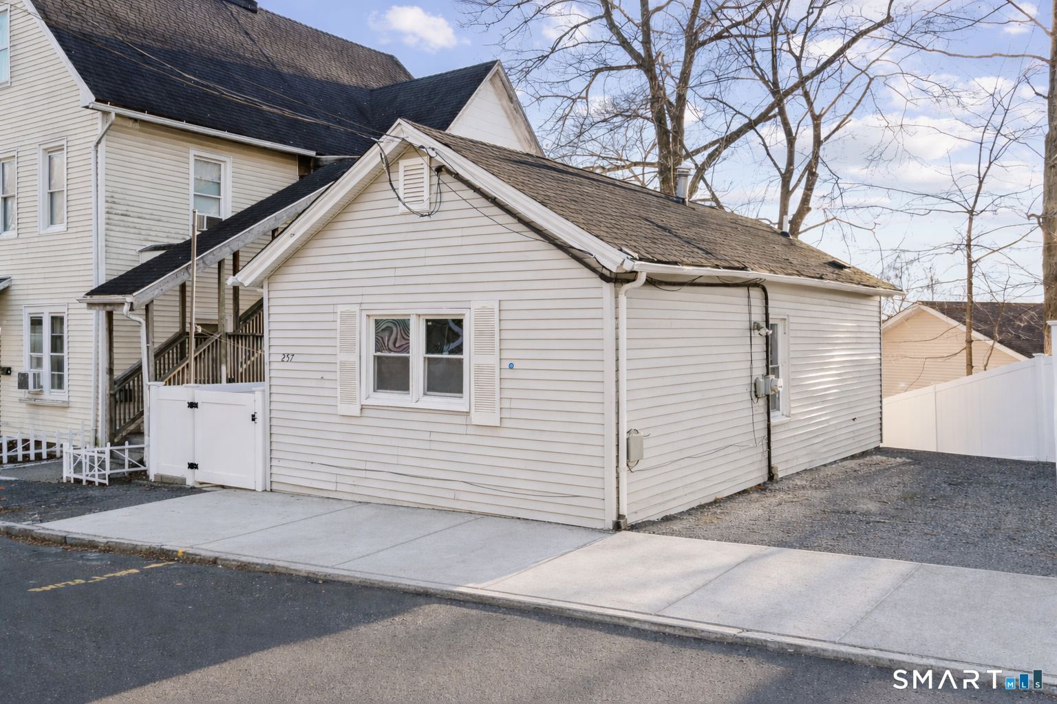 Property Photo:  257 North State Street  CT 06401 
