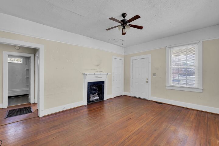 Property Photo:  22 Meadow Street  SC 29365 