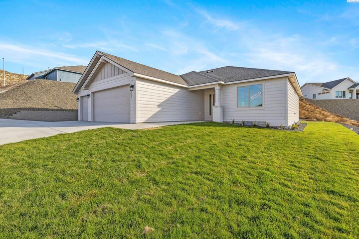 Property Photo: 2837 S Osborne St WA 99338