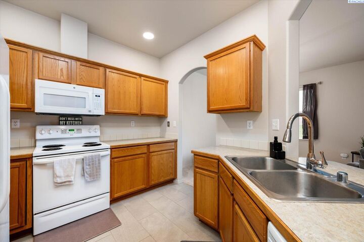 Property Photo: 6018 Mia Lane WA 99301