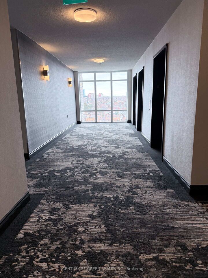 Photo de la propriété: 200 Burnhamthorpe Road E 1103 ON L5A 4L4