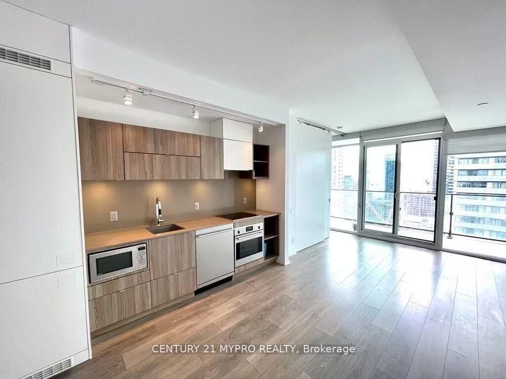 Property Photo:  125 Peter Street 3210  ON M5V 2G9 