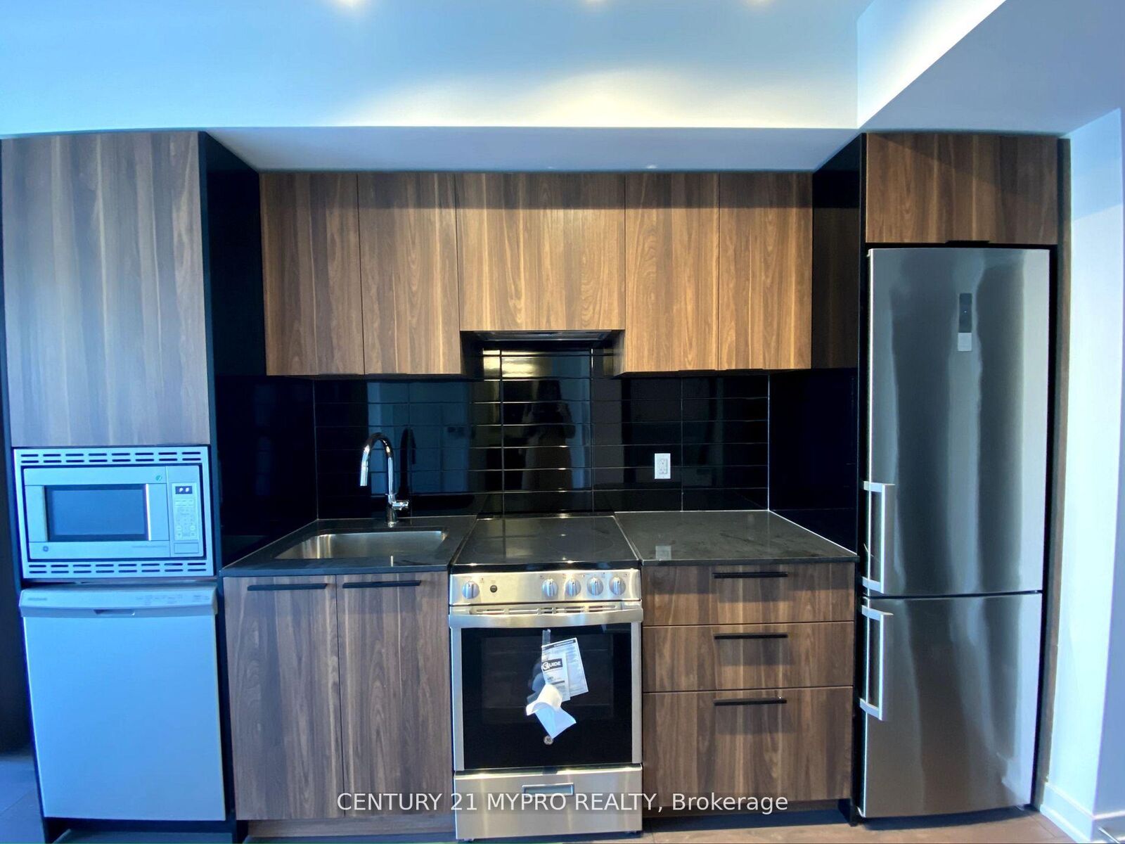 Property Photo:  501 Yonge Street 1106  ON M4Y 1Y4 