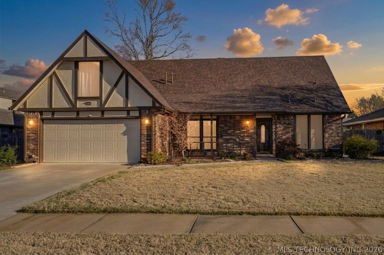 Property Photo:  2224 W Louisville Street  OK 74012 