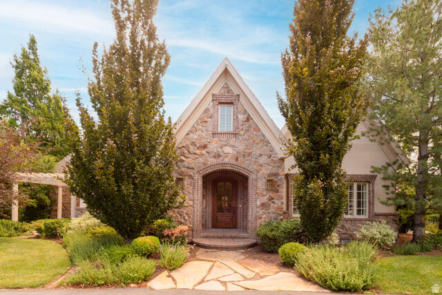 Property Photo:  2620 E Casto Ln  UT 84117 