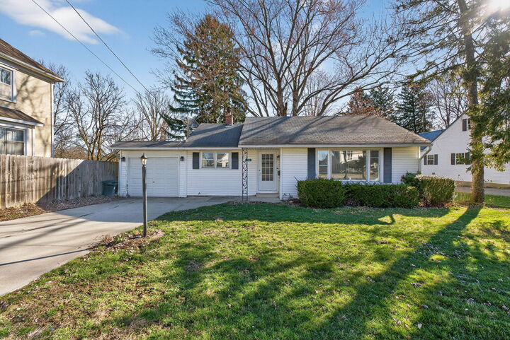 Property Photo:  255 S Franklin Street  OH 43344 