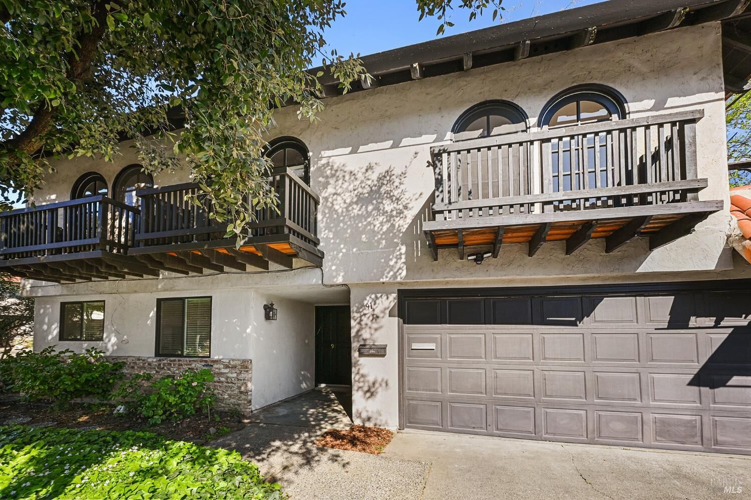 Property Photo:  91 Grande Paseo  CA 94903 