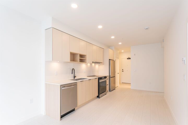 Property Photo: 10466 138A Street 512 BC V3T 0W3