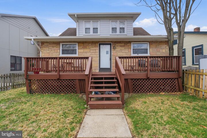 Property Photo:  714 18th Street S  VA 22202 