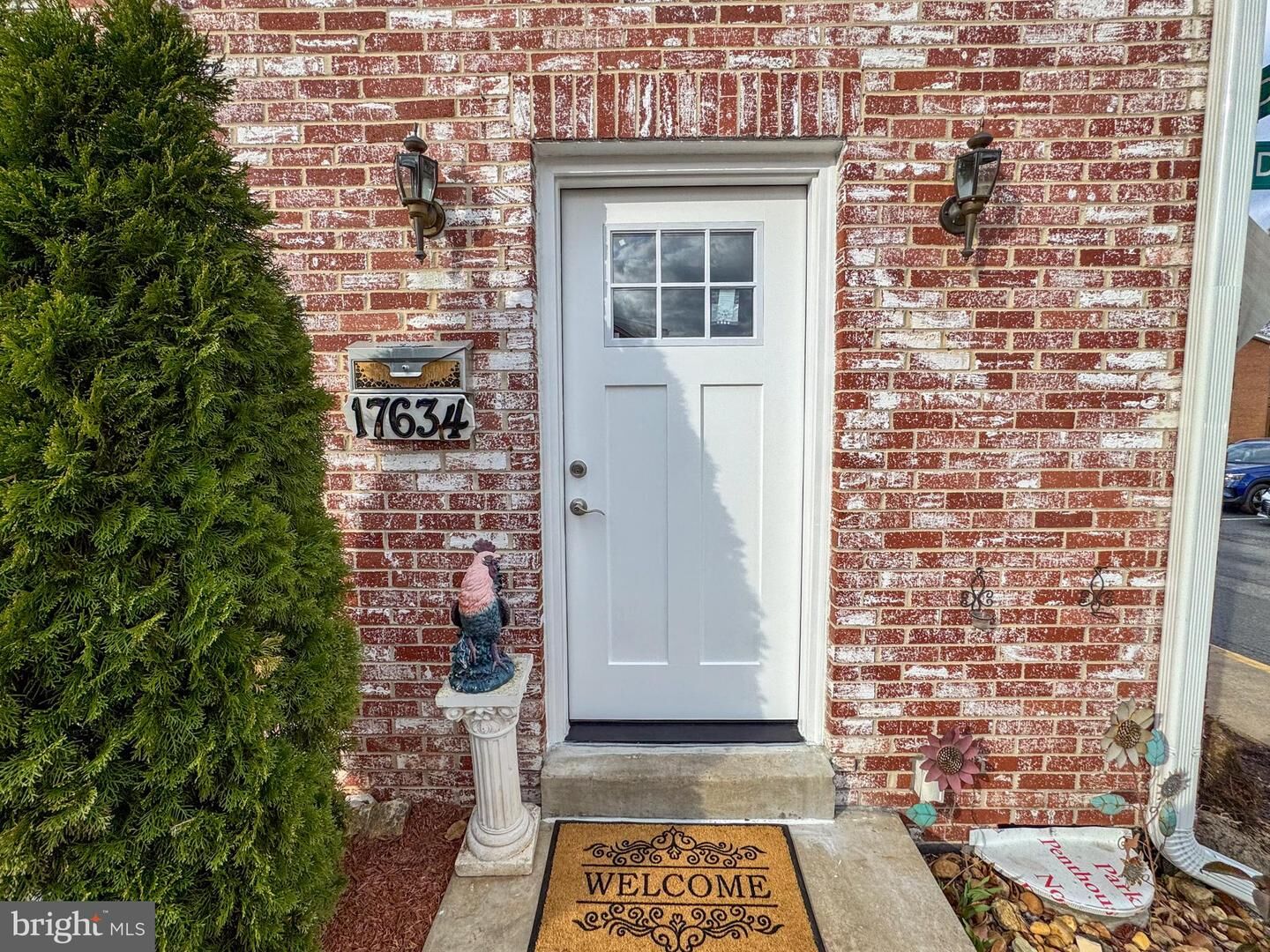 Property Photo:  17634 Topfield Drive 13-C  MD 20877 