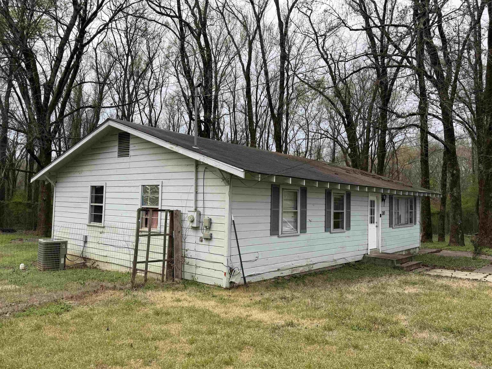 Property Photo:  110 Perry St  AR 72830 