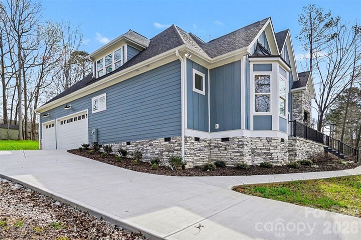 Property Photo:  149 Shady Cove Road  NC 28166 