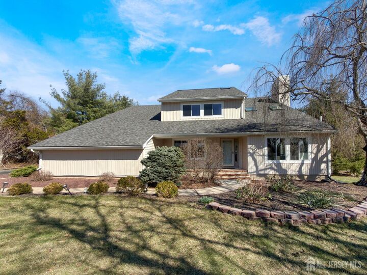 Property Photo:  592 Cabot Hill Road  NJ 08807 