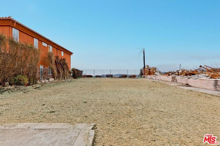 Property Photo: 1648 Chastain Pkwy CA 90272