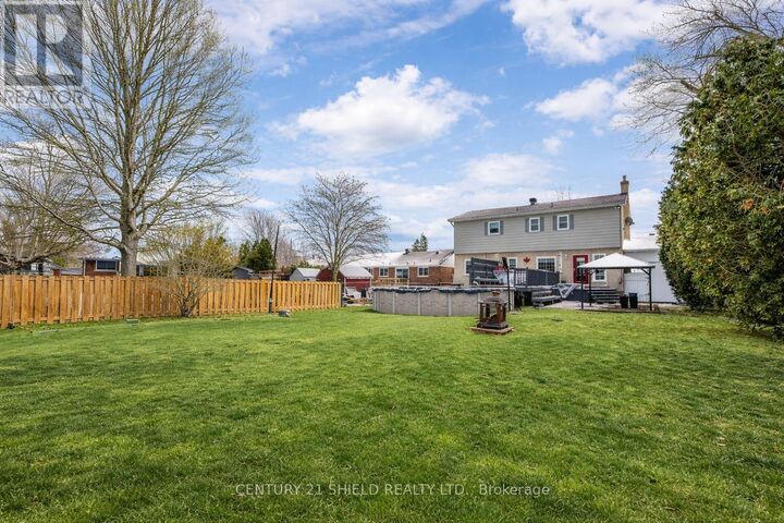 Property Photo: 1305 Osborne Avenue ON K6J 1L3