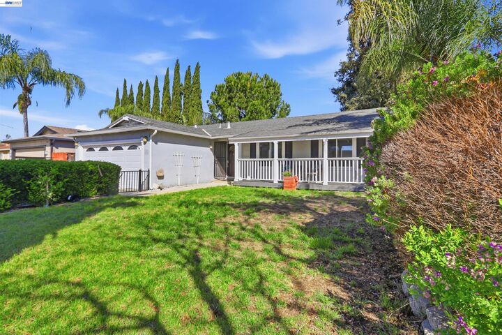 Property Photo: 4972 Minas Dr CA 95136