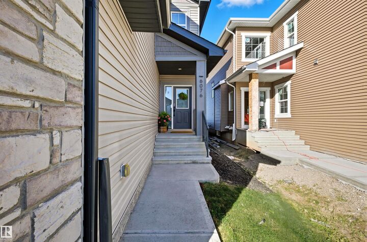 Property Photo:  6076 180 Avenue NW  AB T5Y 3X1 
