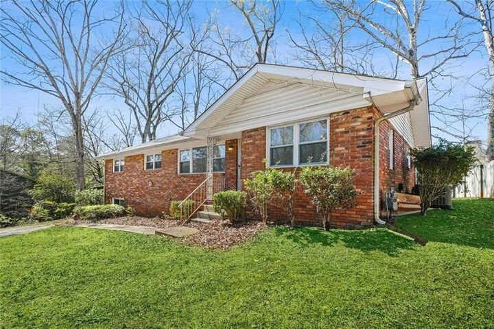 Property Photo:  5291 Campbellton Road  GA 30331 