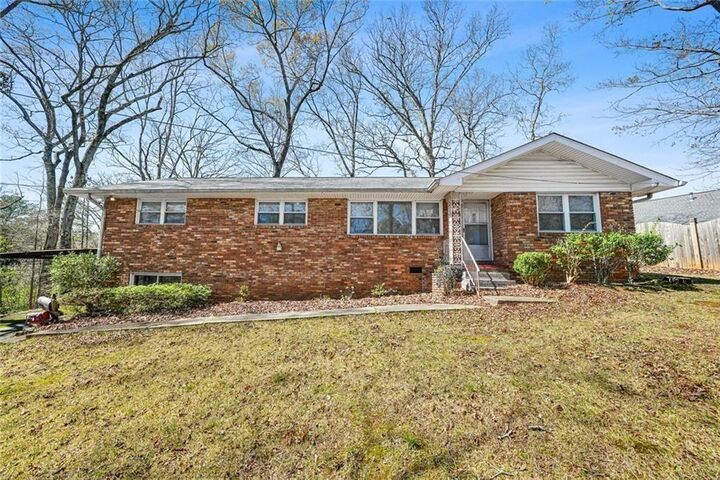 Property Photo: 5291 Campbellton Road GA 30331