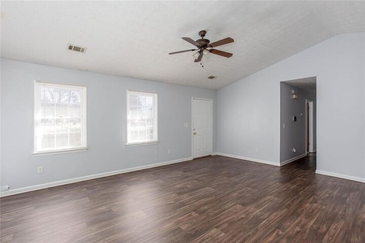 Property Photo:  105 Valley Court  GA 30016 