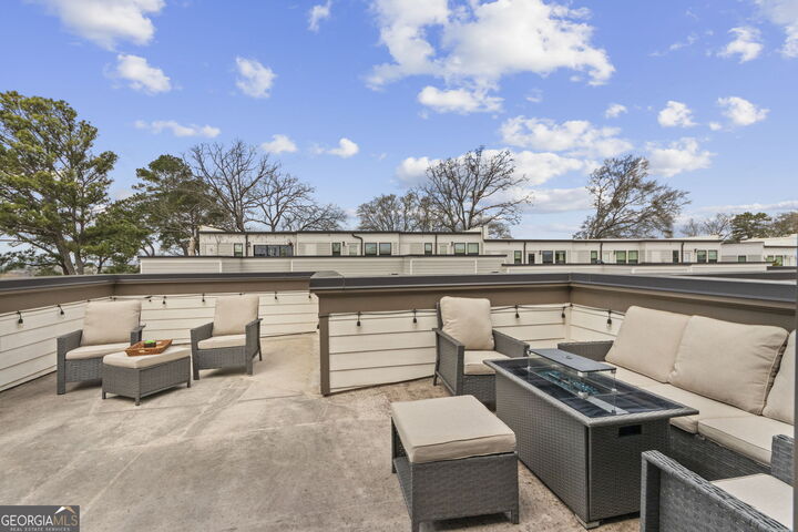 Property Photo:  1001 Burnside Lane NW  GA 30318 