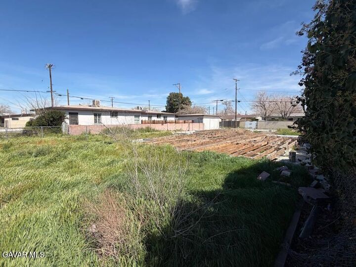 Property Photo:  45356 10th Street W  CA 93534 