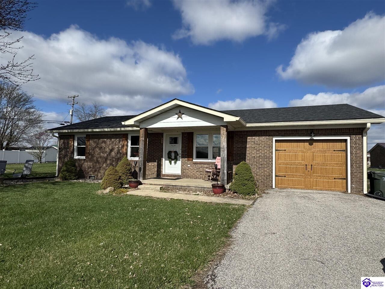 Property Photo:  204 Chambliss Drive  KY 40143 