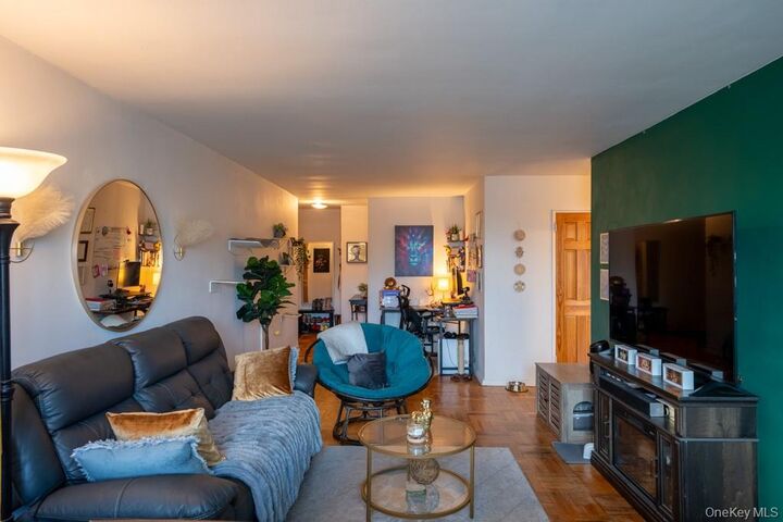 Property Photo:  1304 Midland Avenue C25  NY 10704 