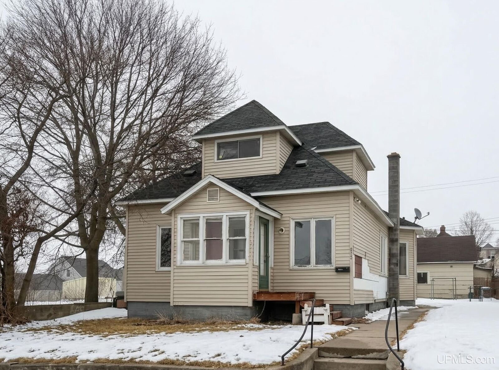 Property Photo: 613 N 9th Street MI 49837