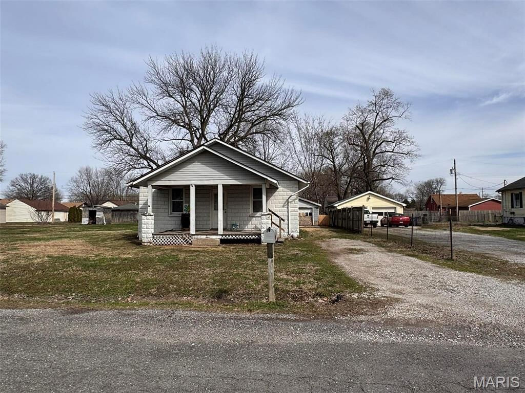 Property Photo:  128 Big 4 Place  IL 62040 