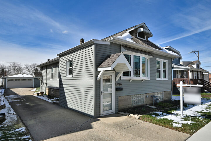Property Photo: 2546 Webster Street IL 60171