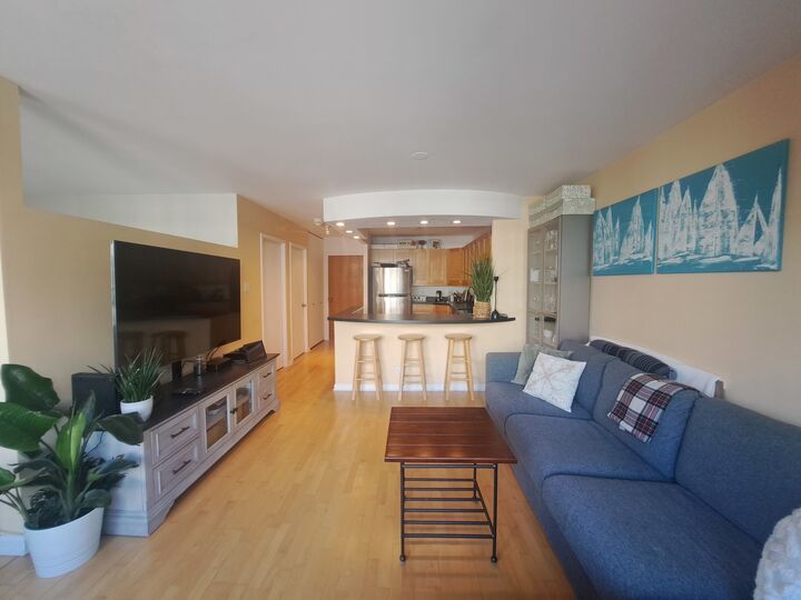 Property Photo: 211 E Ohio Street 1906 IL 60611